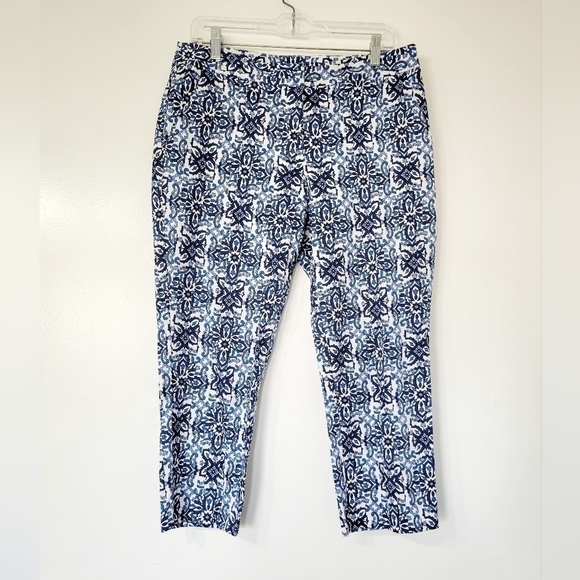 Milly for Designnation Blue Floral Geometric Paisley Design Cropped Pant Size 8 - Picture 2 of 11